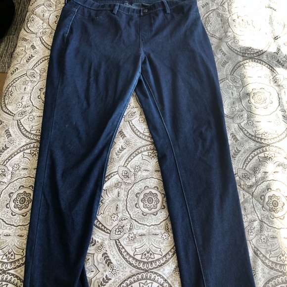 Uniqlo Jeggings - Picture 2 of 5